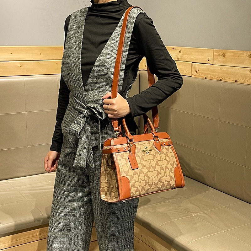 Classic Elegant Crossbody Bag  - Women Bags Premium Brands recension och pris