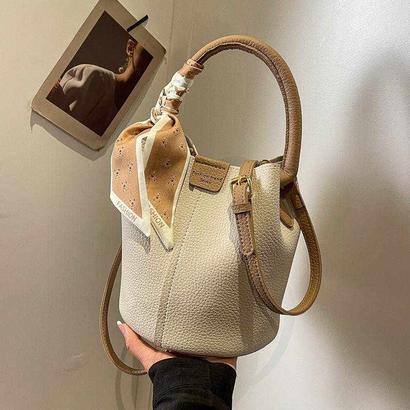 PU Thread Hasp Interior Zipper - Women Bags Discount recension och pris