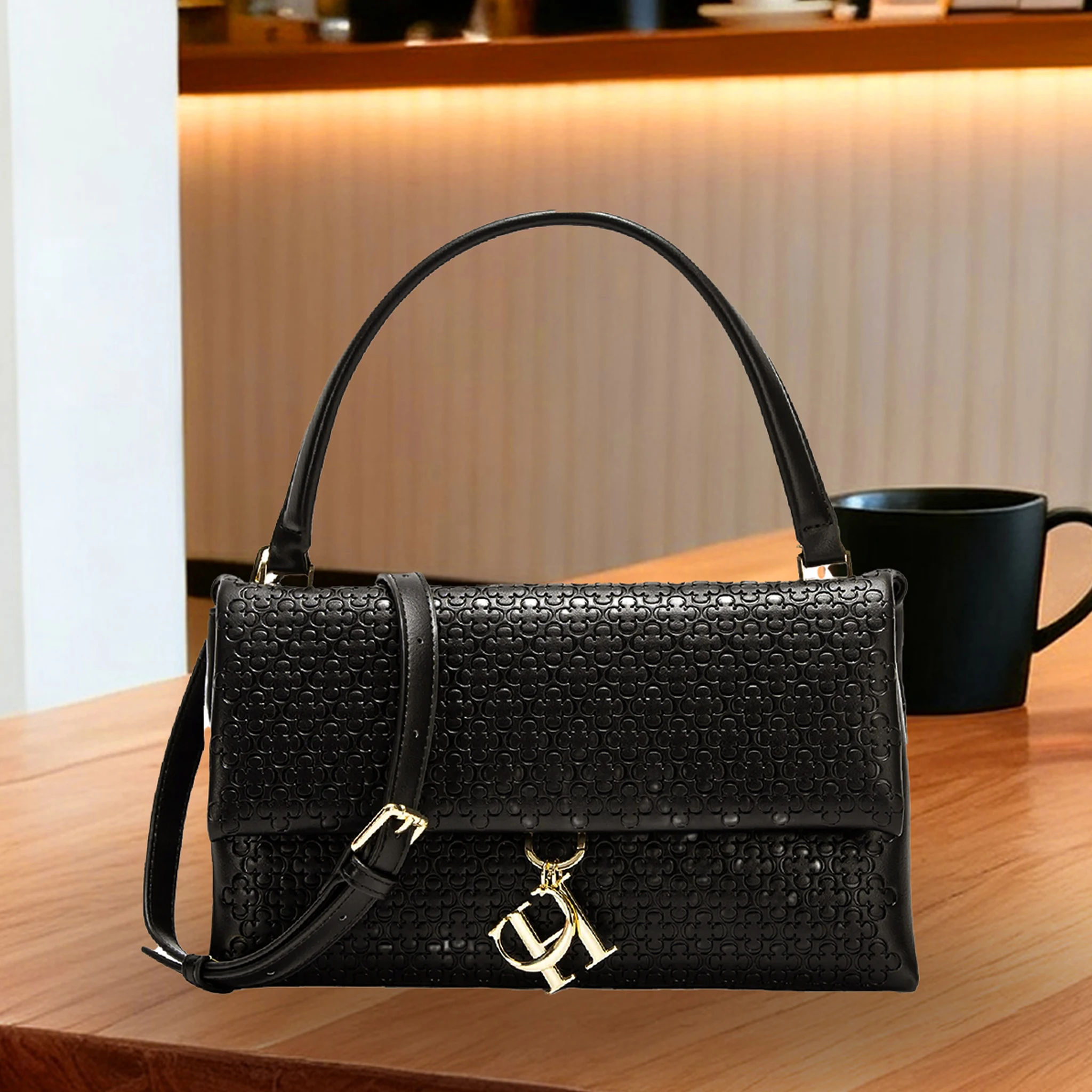 Elegant Handbag Monogram Embos - Women Bags Premium Brands recension och pris