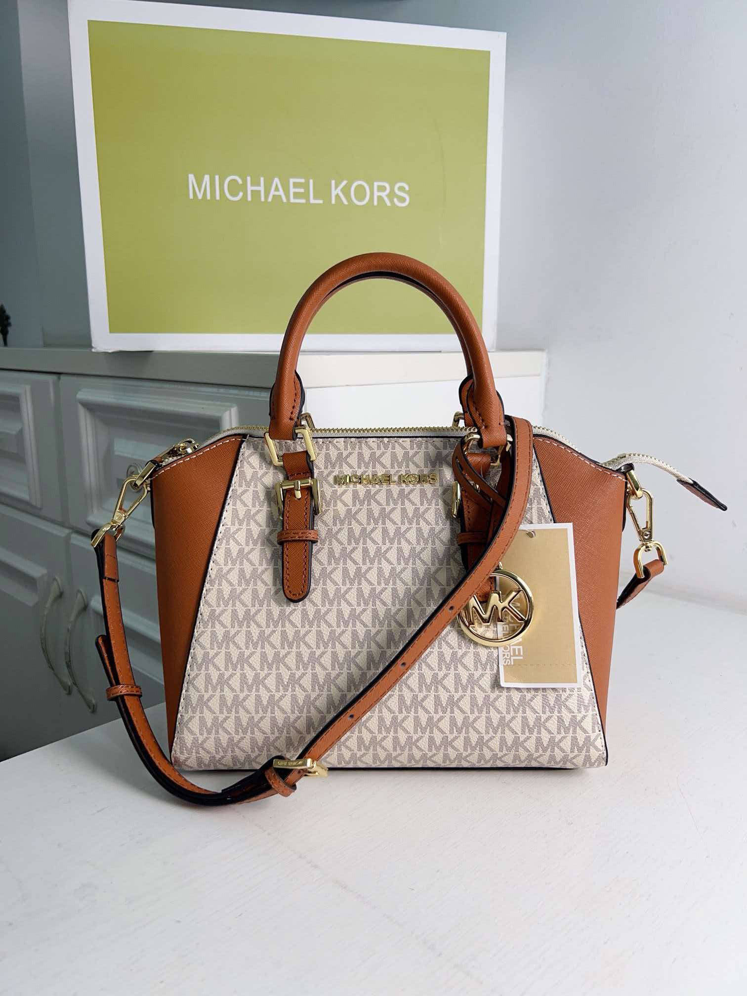 Brand new Michael Kors women's - Women'S Bags Michael Kors recension och pris